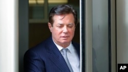 Paul Manafort, President Donald Trump's former campaign chairman, leaves the federal courthouse in Washington, Feb. 14, 2018.