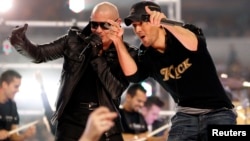 Pitbull y Enrique Iglesias recorrerán 16 escenarios en gira por EE.UU. y Canadá.