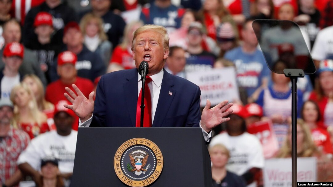 Predsednik Donald Tramp na predizbornom mitingu u Šarlotu, mart 2020.