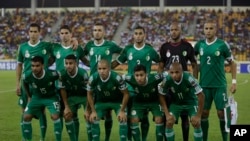 Les joueurs algériens posent lors d'un match contre le Sénégal, Guinée équatoriale, le 27 juin 2015