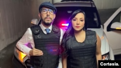 Andersson Boscán y su esposa Mónica Velásquez, ambos periodistas. Foto: Cortesía La Posta