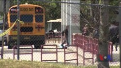 У флоридській школі, де сталася стрілянина, вперше відновилися заняття. Відео