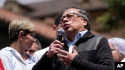 El presidente de Colombia, Gustavo Petro, habla con sus partidarios durante un mitin, en Bogotá, Colombia, el miércoles 7 de junio de 2023.