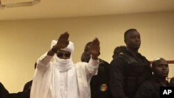 Hissène Habré lors de son procès en première instance devant les Chambres africaines extraordinaires.