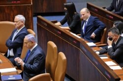 اسرائیل کی 120 رکنی پارلیمنٹ میں اتوار کو نئی حکومت کی تشکیل کے لیے اتوار کو ووٹنگ ہوئی۔