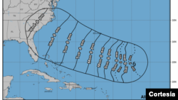 El Centro Nacional de Huracanes indicó el sábado que se esperaba que la tormenta se convirtiera en un "huracán importante'' cuando pase entre Bermudas y las Bahamas.