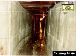 عکسی از تونلی که او توانست از طریق آن از زندان فرار کند.
