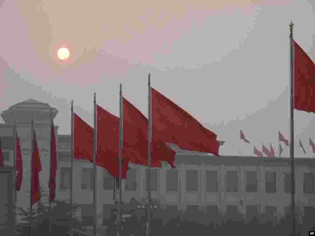 3月5日早上的天安门广场