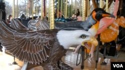 The animals depicted on the Smithsonian National Zoo's Conservation Carousel in Washington, D.C., include many endangered species. (VOA/J. Taboh) 