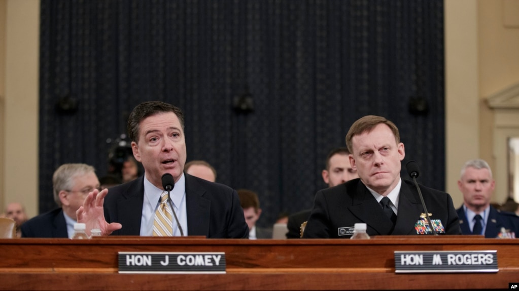 Giám đốc FBI, James Comey, bên trái, cùng với Giám đốc Cơ quan An ninh Quốc gia Michael Rogers điều trần tại Quốc hội ngày 20/3/17