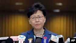 La gouverneure générale de Hong Kong, Carrie Lam, face à la presse à Hong Kong, le lundi 10 juin 2019.