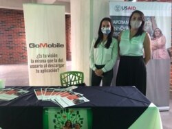 Diana Roca y su hermana son emprendedoras guatemaltecas beneficiadas por USAID. Son creadora de la empresa GoMobile. Foto Eugenia Sagastume, VOA.