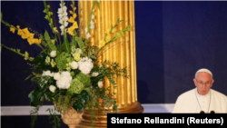 El Papa Francisco durante un discurso en el Castillo de Dublín, en Irlanda, el 25 de agosto del 2018. REUTERS/Stefano Rellandini