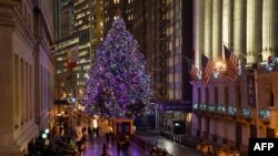 紐約證交所門口的聖誕樹