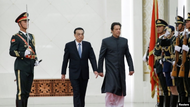 11月3日，中国国务院总理李克强在北京人民大会堂欢迎来华进行正式访问的巴基斯坦总理伊姆兰·汗。