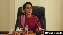  ဒေါ်အောင်ဆန်းစုကြည် (Photo-NLD chairperson )