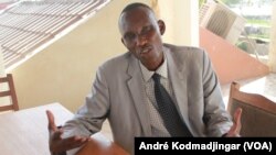 Dr Sitack Yombatina Béni, juriste et enseignant-chercheur au Tchad, le 17 août 2021. C'est l'un des leaders de Wakit-Tamma arrêtés. (VOA/André Kodmadjingar).