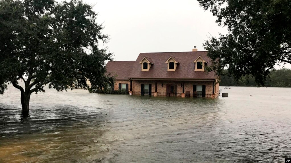 Las crecidas comenzaron a remitir en la mayor parte de la zona de Houston, explicó el alcalde de la ciudad, Sylvester Turner, el jueves 19 de septiembre de 2019 en la noche.