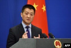 2018年3月28日，中国外交部新闻发言人陆慷在北京通报会上发表讲话。