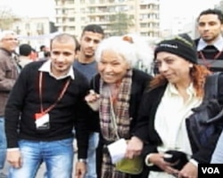 Egipatska feministkinja, velika podrška prosvjedima