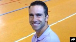 Foto sin fecha de Ronald Thomas Smith II, un maestro estadounidense de Química que fue asesinado en Bengasi.