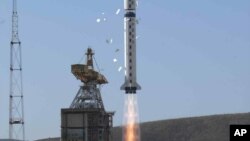 2003年10月21日中国和巴西地球资源探测卫星通过长征四号乙运载火箭炒年从太原卫星发射中心升空