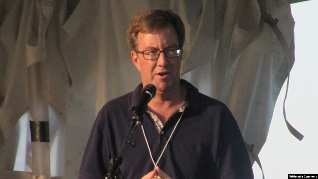 Đô trưởng Ottawa Jim Watson cho biết từ năm 2006, Tòa Đô chánh đã treo cờ của 120 nước được Bộ Ngoại Giao Canada thừa nhận vào ngày lễ quốc khánh của nước họ.