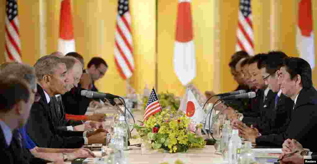 일본을 국빈방문 중인 바락 오바마 미국 대통령이 24일 아베 신조 일본 총리와 정상회담을 가졌다.