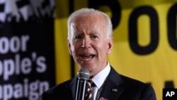 Joe Biden, favorito de las encuestas para ganar la nominación presidencial demócrata, habla en un acto en Washington el 17 de junio del 2019. La inmigración podría causarle problemas en el primer debate, ya que bajo el gobierno de Barack Obama, de quien Biden fue vicepresidente.