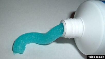 clear blue toothpaste