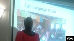 Umqondisi enhlanganisweni ye Deaf Zimbabwe Trust, unkosikazi Barbra Nyangairi