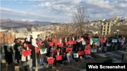 Iran -- A demonstration on Aril 6, 2017 in Sardasht, scene of a deadly chemical attack by Iraqi forces in 1987, in solidarity with victims of a suspected chemical attack in Khan Shaykhun, Syria. 