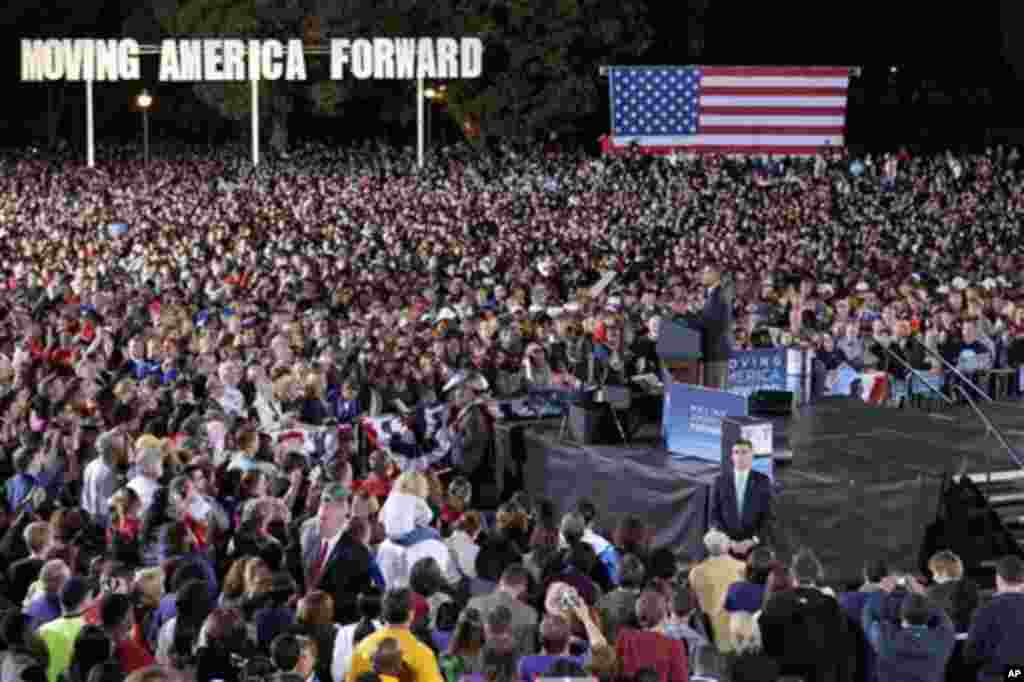 Rais Barack Obama na mke wake Michelle wakijaribu kuwahamasisha wafuasi wa wagombea Democrates huko Ohio.