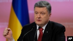 Presiden Ukraina Petro Poroshenko meminta dana talangan baru kepada IMF Rabu 21/1 (foto: dok).