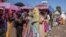 Para perempuan etnis Tigray yang menghindari kekerasan di Tigray, Ethiopia menyeberang ke Sudan untuk mengungsi (foto: dok). 