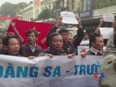 Cảnh sát VN giải tán biểu tình chống TQ