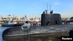 Подводная лодка аргентинских ВМС «Сан-Хуан» покидает порт Буэнос-Айреса 