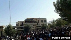 خۆپـیشاندانی خەڵکی لە شاری بانە