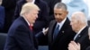 Predsednik Tramp pozdravlja se sa bivšim predsednikom Barakom Obamom i bivšim potpredsednikom Džoom Bajden posle polaganja zakletve kao 45. predsednik SAD, 20. januara 2017. 