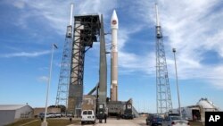 El cohete Atlas 5 despegó de Cabo Cañaveral, Florida, con una nave de carga para la Estación Espacial Internacional.