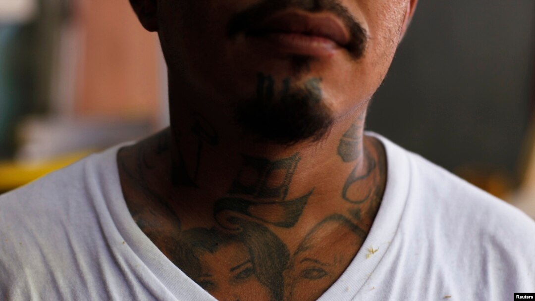 Los tres líderes de la pandilla están acusados de extorsión, asesinatos y otros delitos violentos. Los acusados enfrentan cadena perpetua.