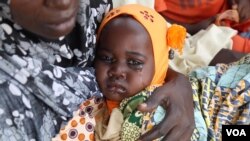 Widespread malnutrition affects thousands of children in northeastern Nigeria, where Boko Haram violence has disrupted farming and trade, in Maiduguri, Nigeria, October 2016. (C. Oduah/VOA)