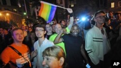 Proslava na Manhattanu nakon što je guverner Andrew Cuomo potpisao zakon o istospolnim brakovima