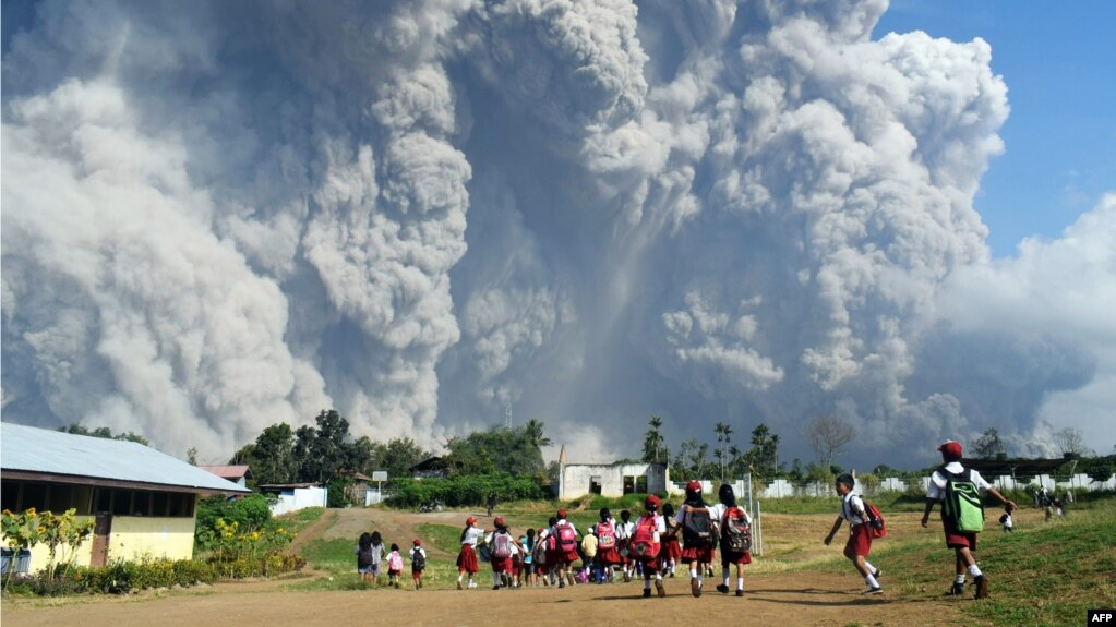 Unduh 80 Koleksi Gambar Gunung Anak Sd Terbaik HD