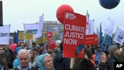 Climate demonstrators in central London, 05 Dec 2009