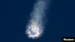 Explosión del Falcon 9 que llevaba una cápsula Dragon de SpaceX a bordo.