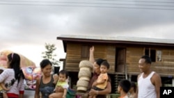 ຊາວບ້ານຈໍານວນນຶ່ງ ທີ່ອາໃສຢູ່ເຂດອ້ອມແອ້ມ ເຂື່ອນນໍ້າເທີນ II