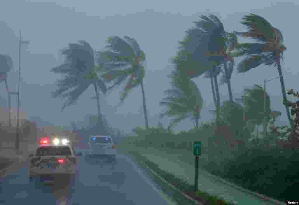 پورٹو ریکو کے ساحل پر طوفان کے باعث تیز ہوائیں چل رہی ہیں