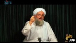Ảnh tư liệu - Thủ lĩnh Al-Qaida Ayman al-Zawahiri phát biểu trong một đoạn video tại địa điểm bí mật.