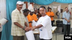 ተክኖሎጂካዊ ሰንዓ ሰብ-ኣልቦ ነፋሪት